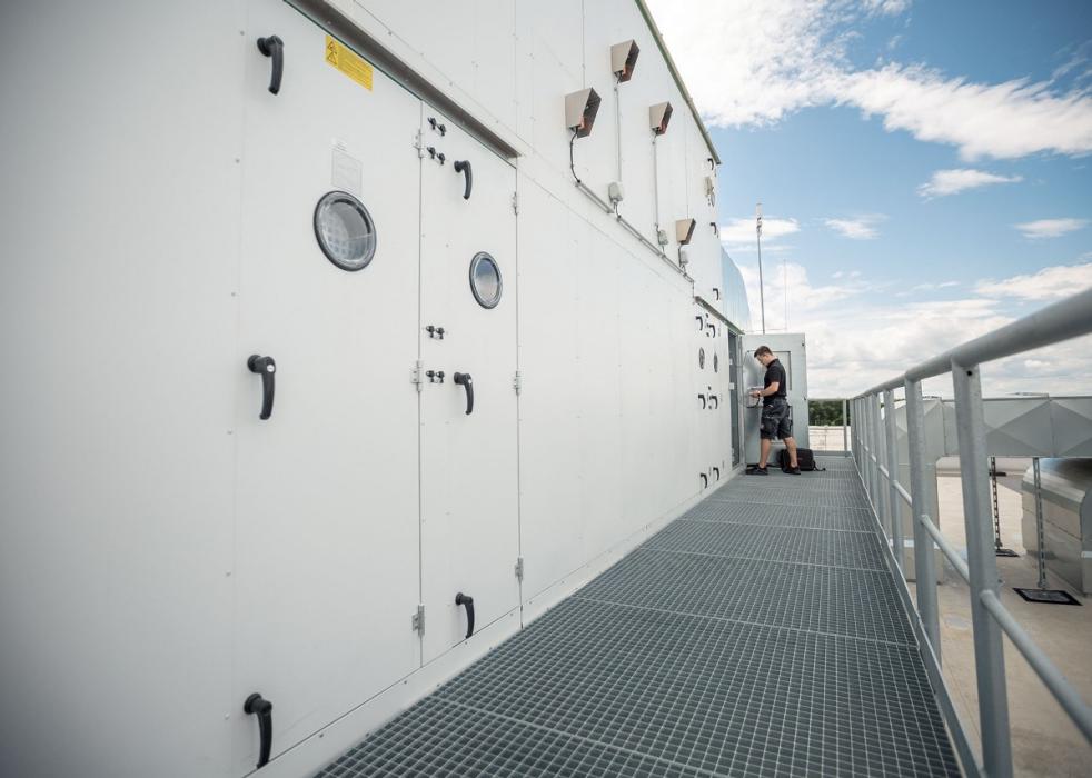Fans and motors from ebm-papst for ventilation and air-conditioning systems