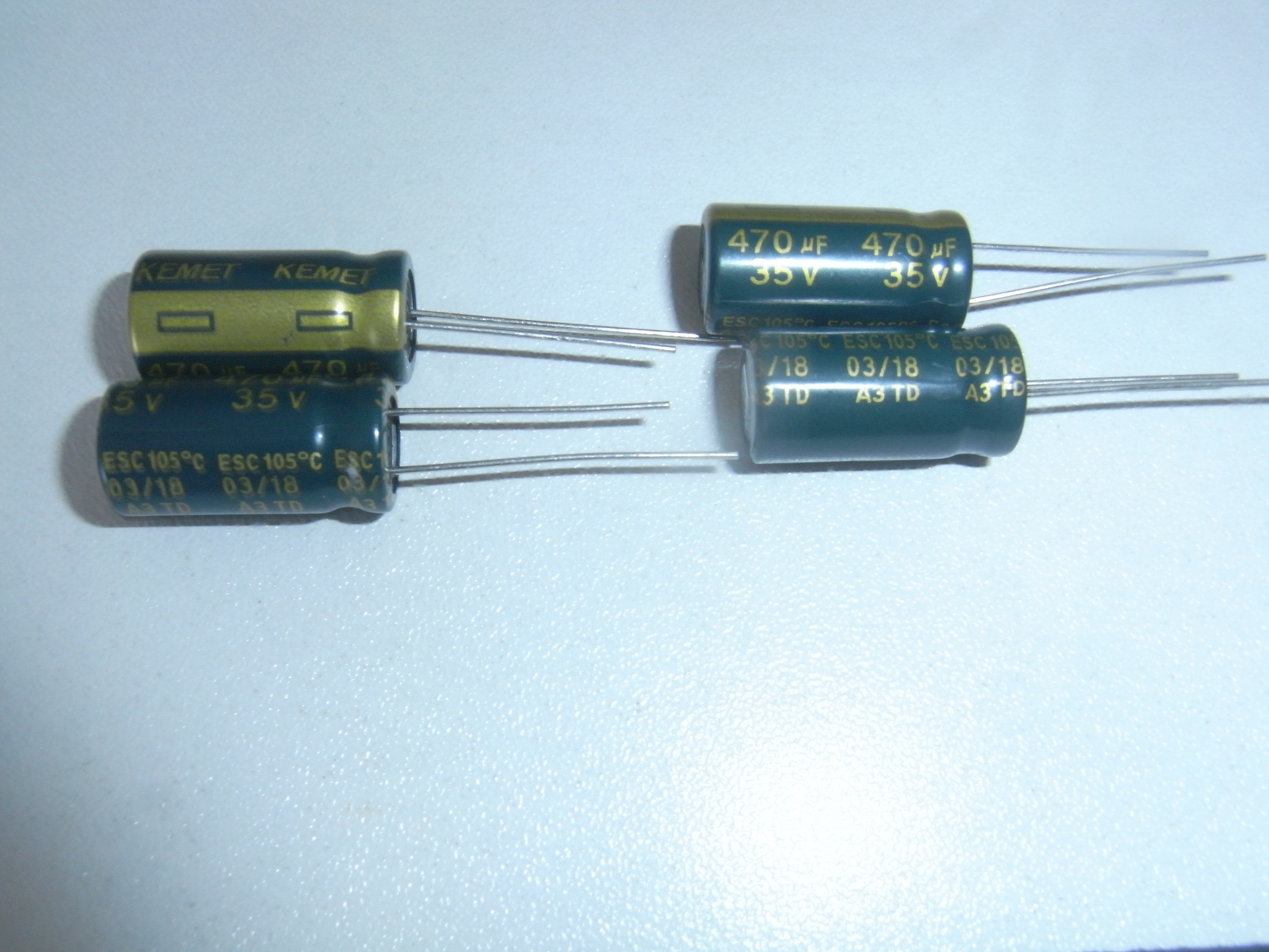 Original  ESC477M035AH4AA 