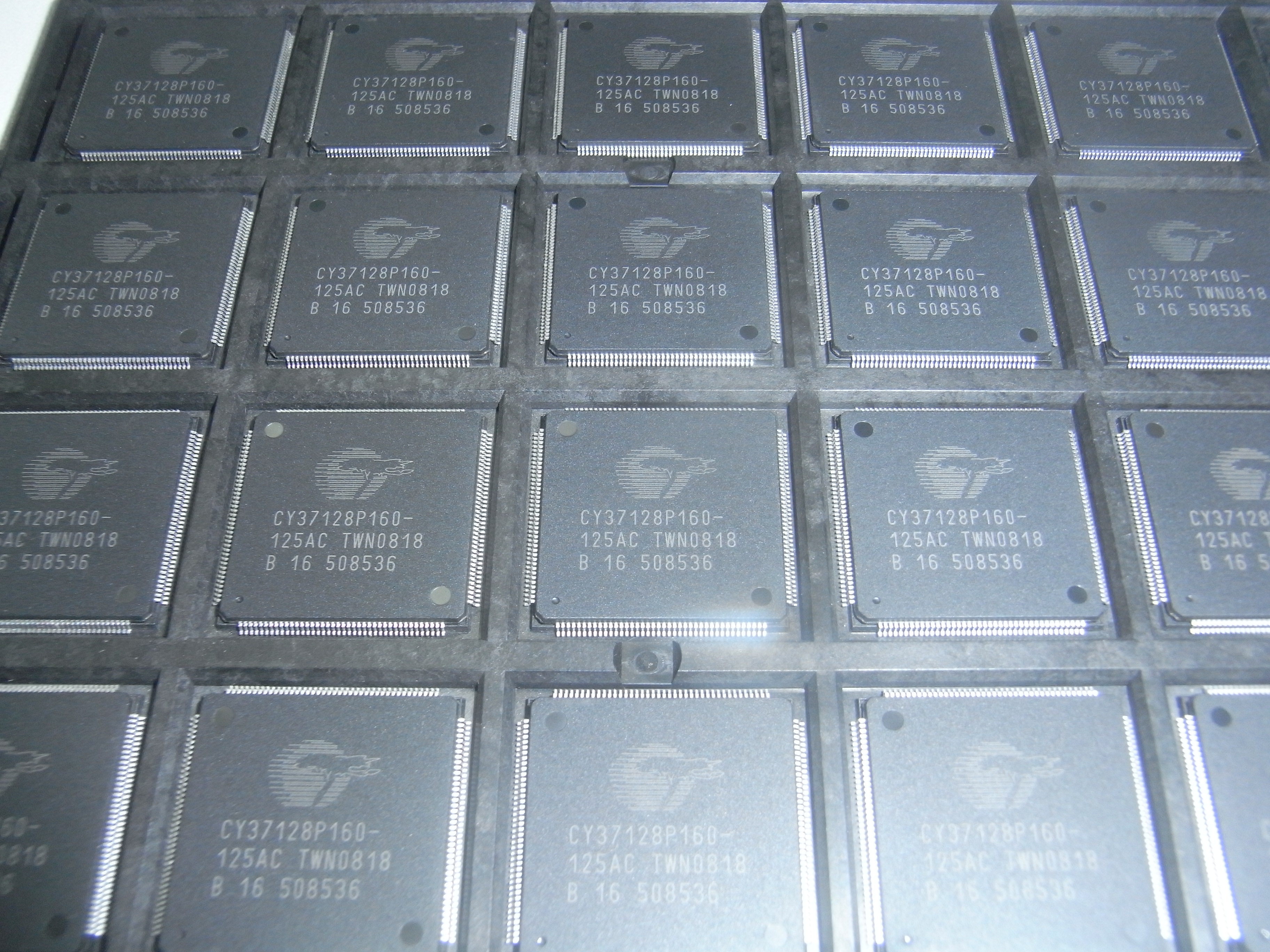 Original  CY37128P160-125AC